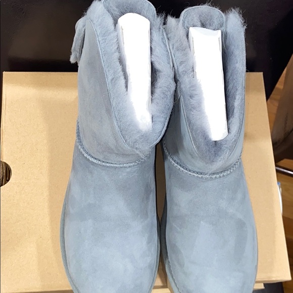 Brand New Ugg Boot w/classic double bow mini 7 - Picture 2 of 5